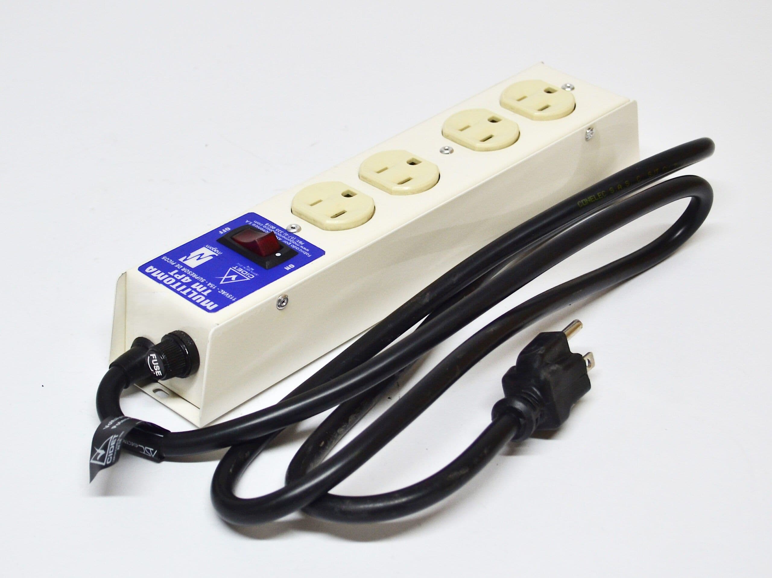 Multitoma Metálico de 4 puestos TM4P