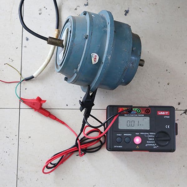 UT526 Medidor de aislamiento, RCD, continuidad y Voltaje UniT