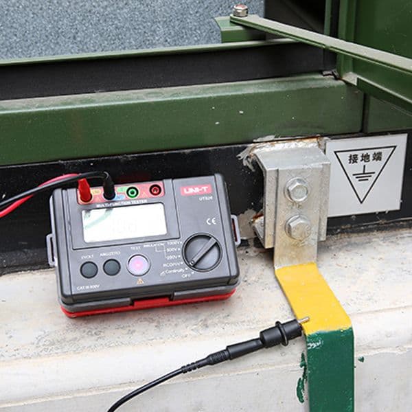 UT526 Medidor de aislamiento, RCD, continuidad y Voltaje UniT